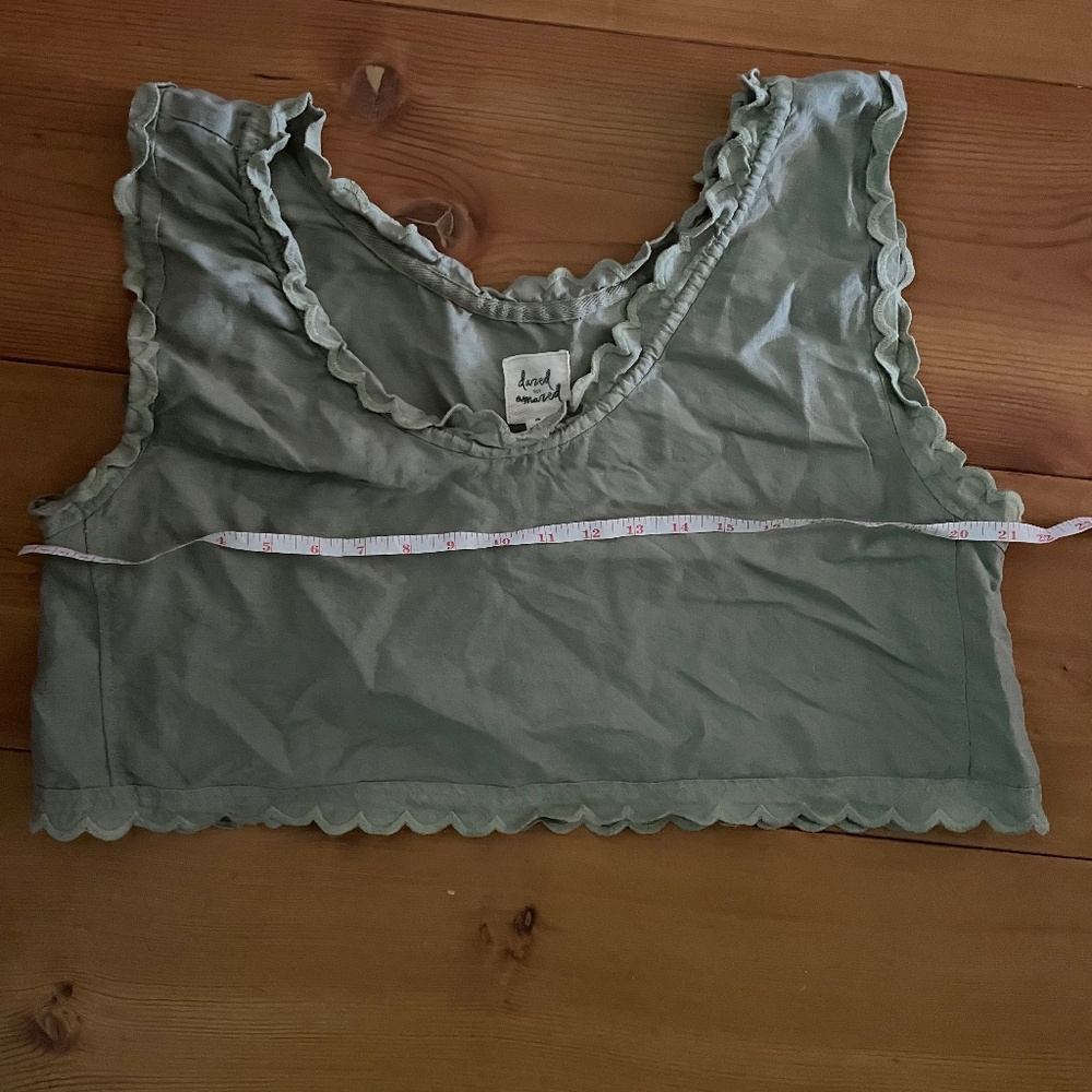 Dazed but amazed French linen crop